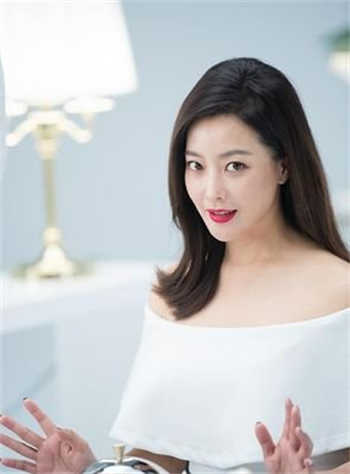 女主小名叫甜甜是学霸