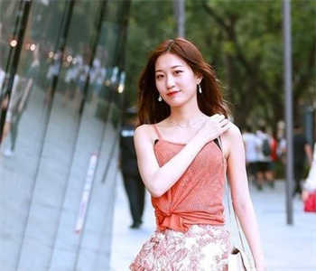 如何搭讪一个女路人