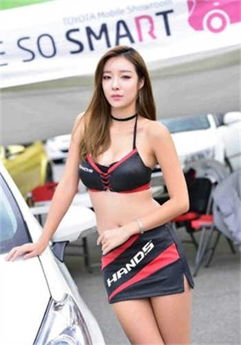 家庭主妇燥热的夏天