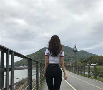 提灯映桃花肉