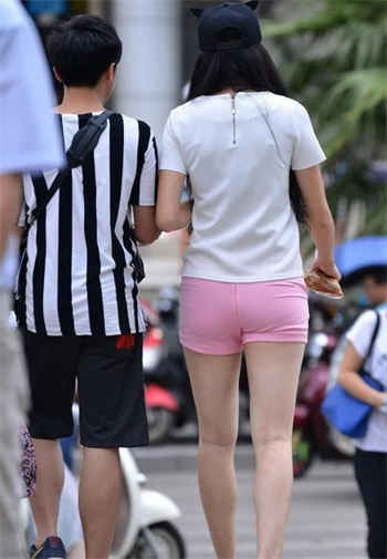 俄罗斯街头给钱找女的是谁