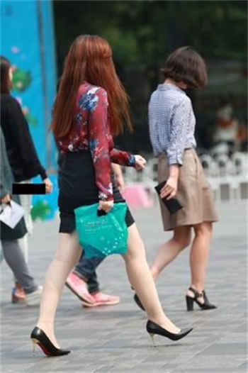 和漂亮的女教师同床