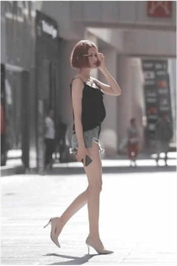 触手辱美女禁地产卵