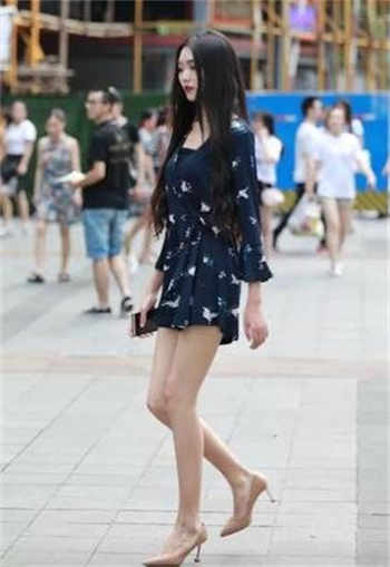 教舞蹈的妈妈3d画