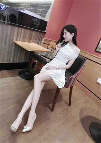 总裁囚禁铁链锁在床头