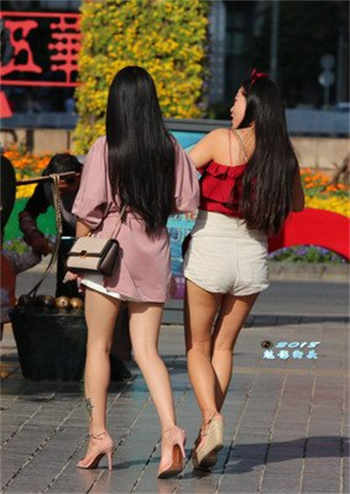 铃原爱蜜莉灰毛衣动图