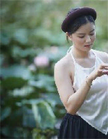 八脚怪寡姐剧照