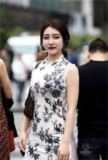 抖音最漂亮的车模