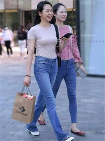 软软酱悠宝在海边