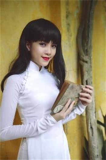 房东与林青韵英语老师