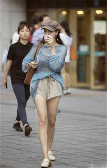 宝玉王熙凤在轿子里面